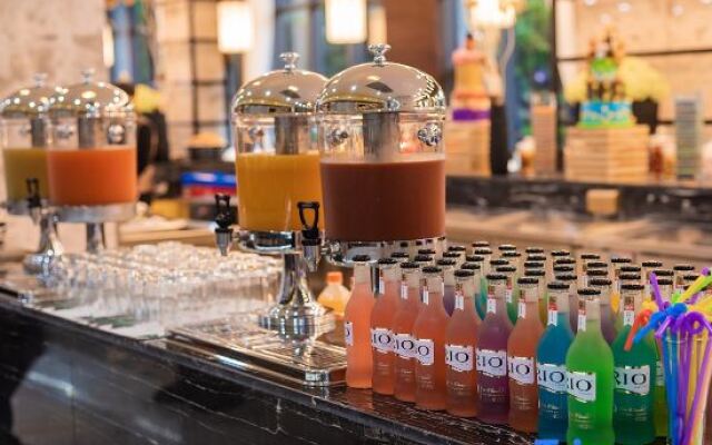 Four Seasons Yony Hotel