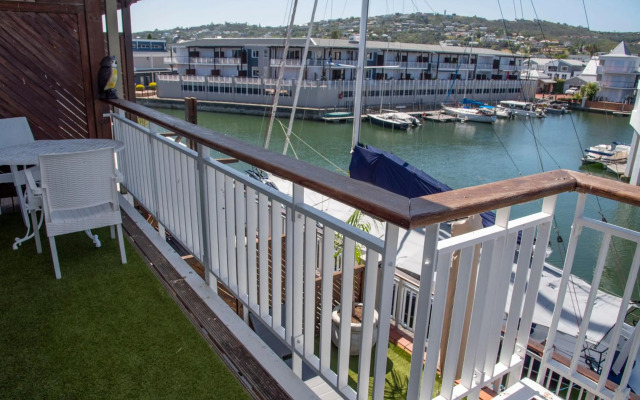 Waterfront New Listng - 8 South Quay -