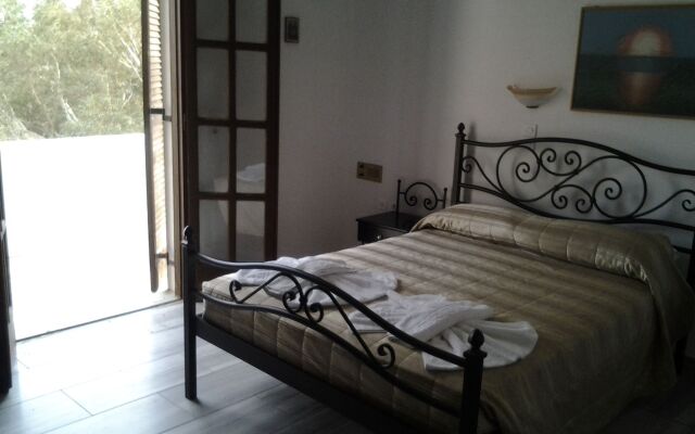 TheArtemis - Perissa Hotel