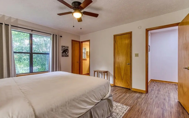 Pinecrest Townhomes-1K-2Q Unit-Renovated