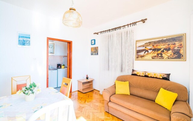 Nice Apartment in Zaton With 2 Bedrooms and Wifi