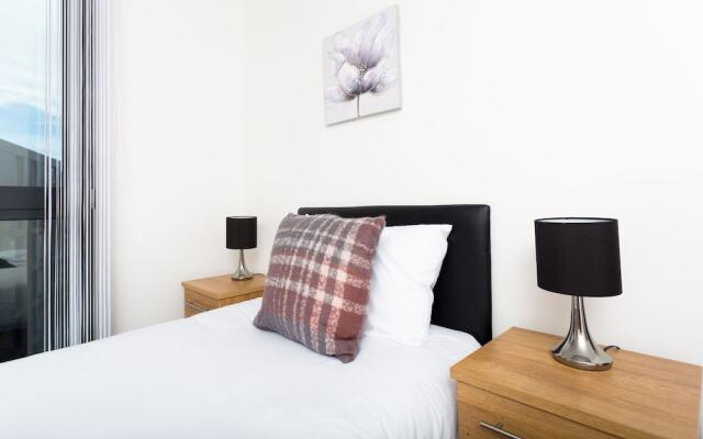 Absolute Stays On Essex- Contractors Families Free Wifi Free Parking Airport