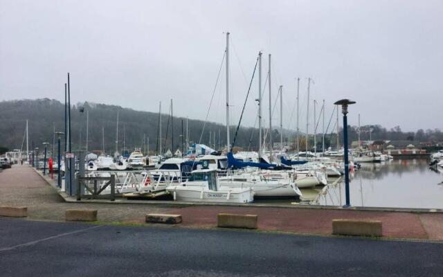 Appartement rez-de- chaussée sur le port wi-fi 4G