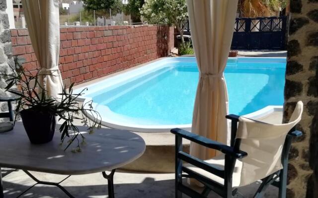 5bedroom villa in perissa beach