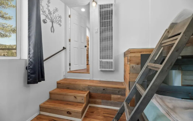 StoneHauz Cabin built in 1926