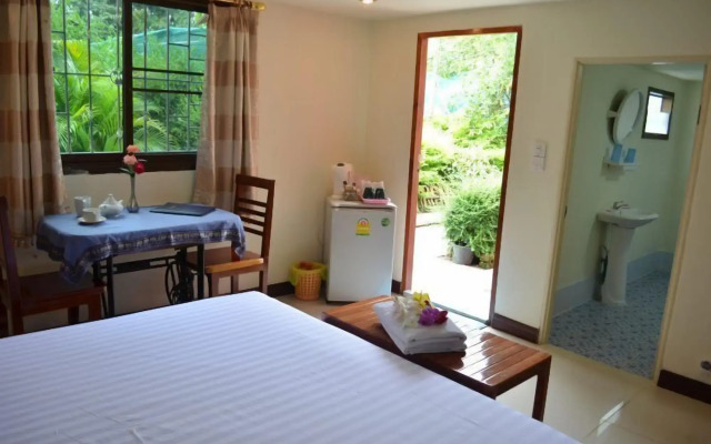 Home Stay Stc Bed & Breakfast