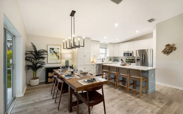 Bean Point Bliss 3 Bedroom Home by RedAwning