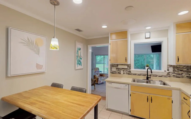 Beachy Sisters A 2 Bedroom Duplex
