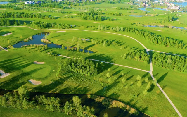 Nice Chalet with Fireplace near Oosterschelde