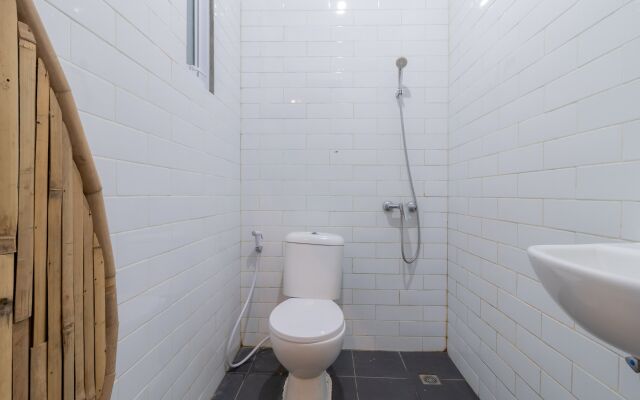Urbanview Hotel Ta-ke Blok M