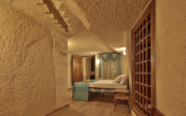 Jacob's Cave Suites