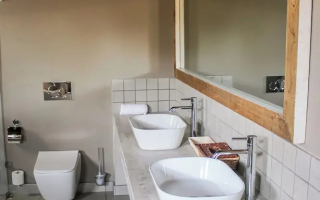 Royal Morubisi Founder's Lodge