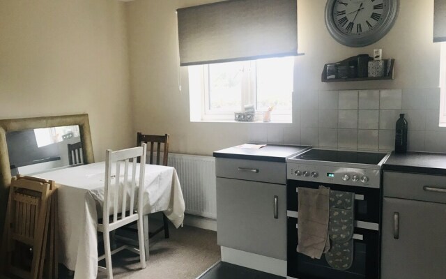 Cosy Romantic Boutique King bed Apartment Nuneaton