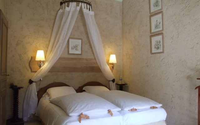 Le Petit Coq Aux Champs