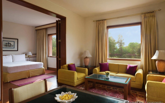 Trident, Agra