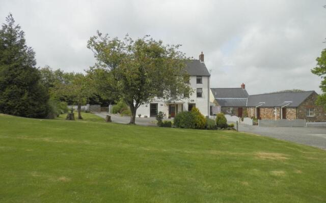 East Hook Farm & Country House