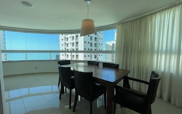 Amplo Apartamento Um Por Andar