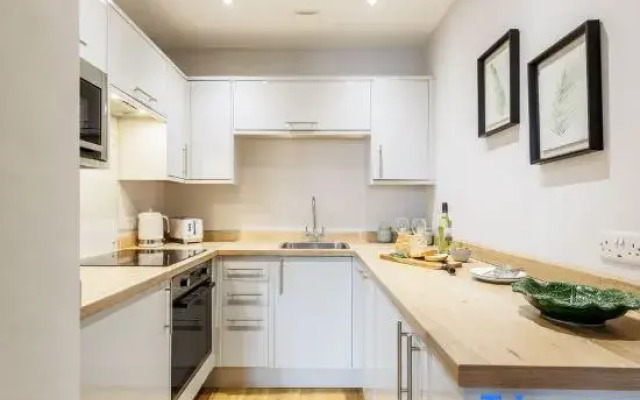 Elegant Seaside Studio Apt w/ Free Gym & Parking