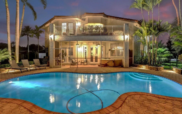 Casa Mila 7BR with Private Heated POOL