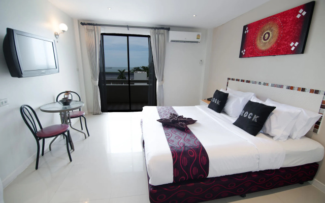 Natural Beach Hotel Pattaya