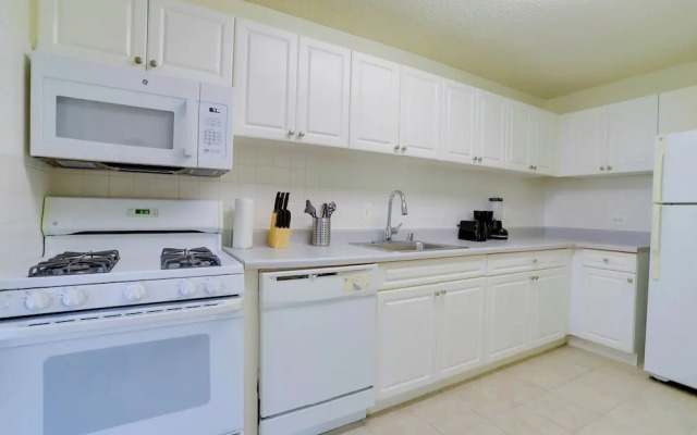 Close to Airport in Crystal City