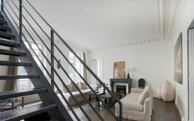 Class and Elegance: Parisian Apartment