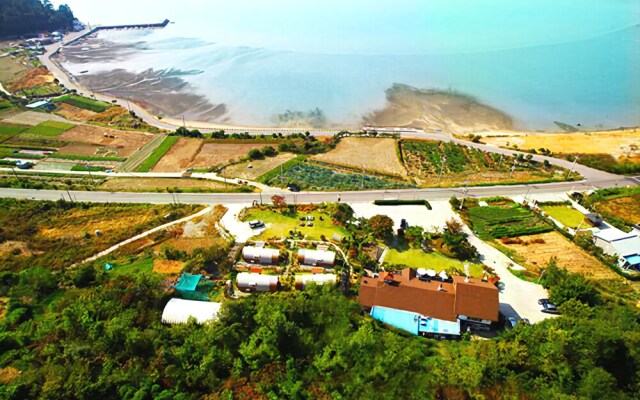 Yeosu Tirol Pension