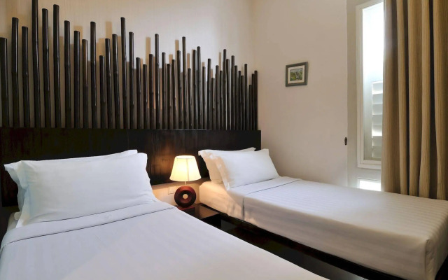 Santa Grand Little India