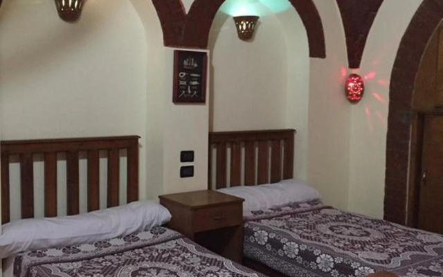 Shahhat House
