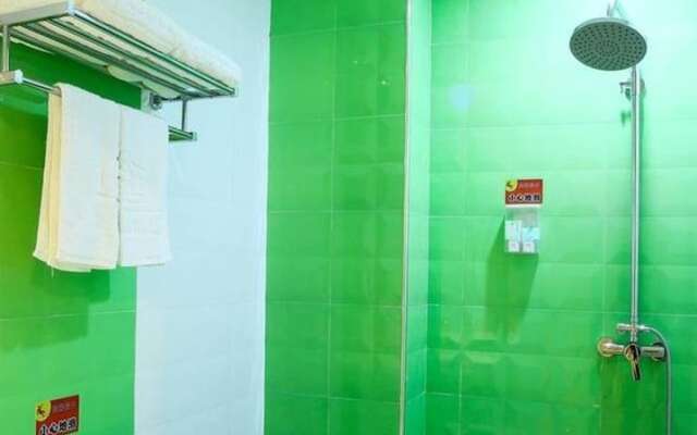 Heng 8 Hotel Tonglu South Yingchun Road