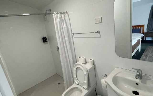 2 Double 1 Sofa bed chalet unit B