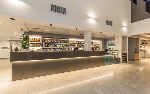 Best Western Plus North Lakes Hotel