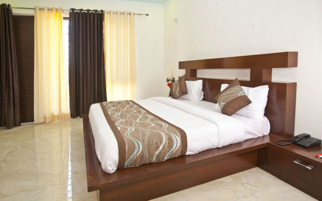 OYO Rooms Huda City Center Market District