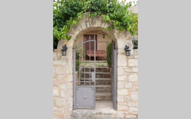 Heraklion Comfy House with Mountain View