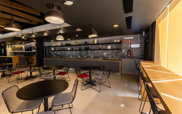 Ibis Tijuana Zona Rio