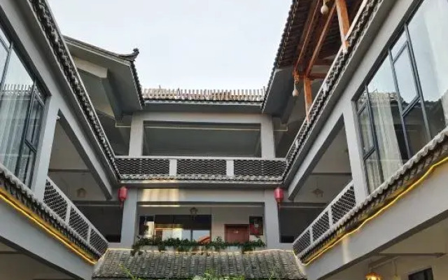 Puzhehei June Qinghe B & B