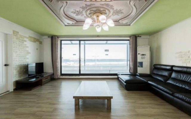 Goseong Haemaru Pension