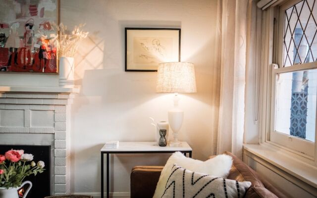 Elwood Beach Calming Tones - Rejuvenate Stays