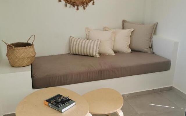 Laza Beach Inn