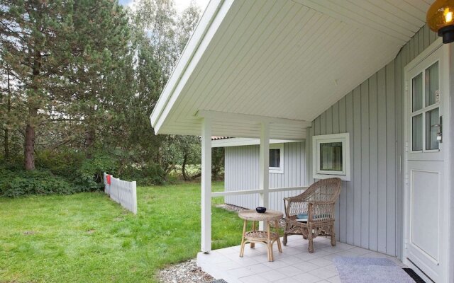 Quiet Holiday Home in Rodby near Sea