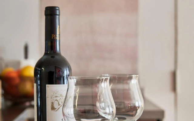 Renovated Charming Apartment, By TimeCooler