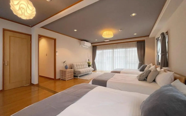 Beautiful, spacious apartment next to Peace Park