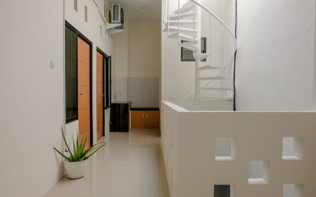 Capital O 2798 Semeru Residence Syariah