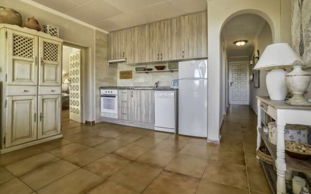 Apartment - 2 Bedrooms with Pool and Sea views - 104993