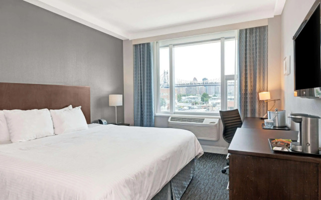 Wyndham Garden Long Island City Manhattan View Hotel