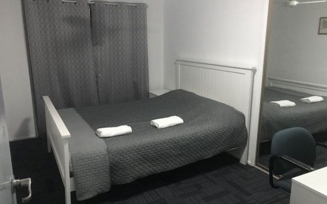 Gold Coast Nerang 99 House – Guest Rooms – Nerang