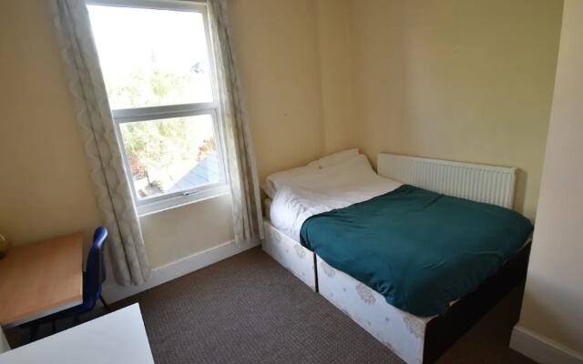 Appealing Holiday Home in Coventry near Belgrade Theatre