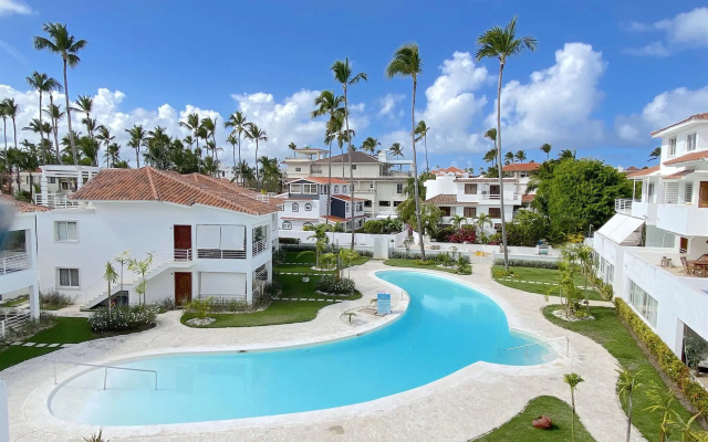 Las Terrazas VIP Pool Beach Club & Spa
