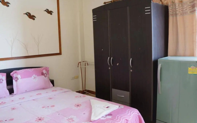 Phuttipong Apartment