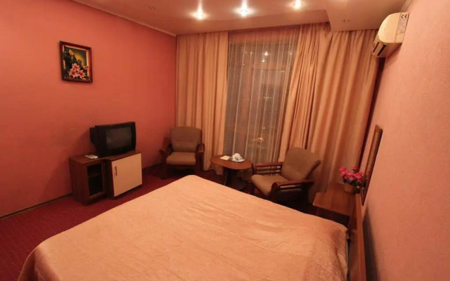Tis Hotel